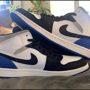 Jordan 1’s royal blue